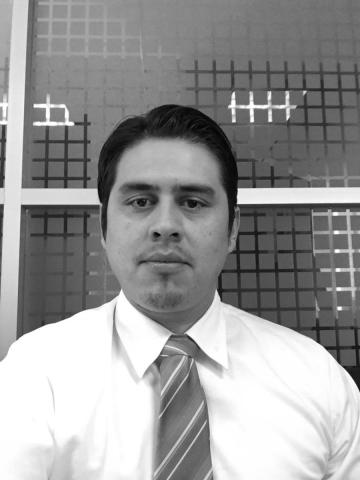 Dr. Lucio Flores Payán