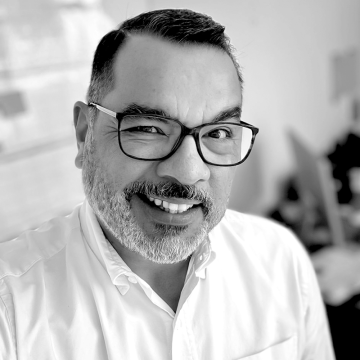 Mtro. César Ernesto González Coronado