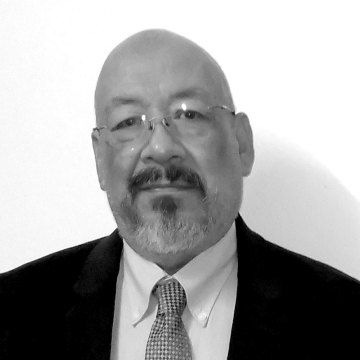 Dr. Roberto Maciel Flores