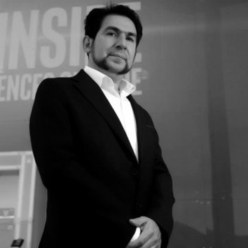 Dr. Julio César Zamora Esquivel