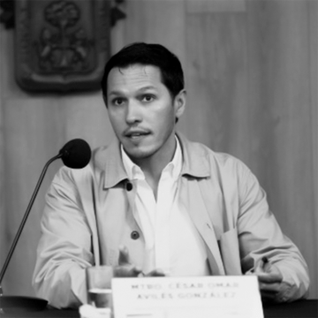 Dr. César Omar Avilés González